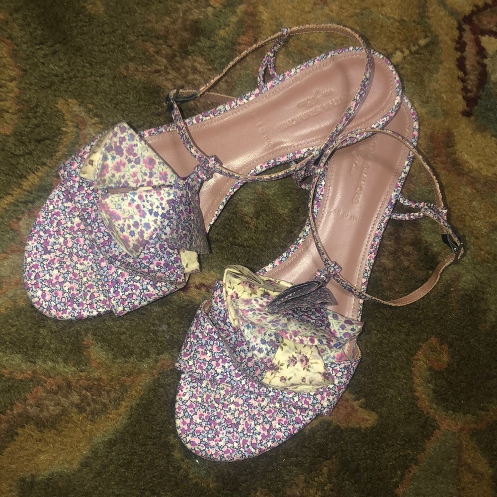 $95 LN TABITHA SIMMONS FLORAL SANDALS